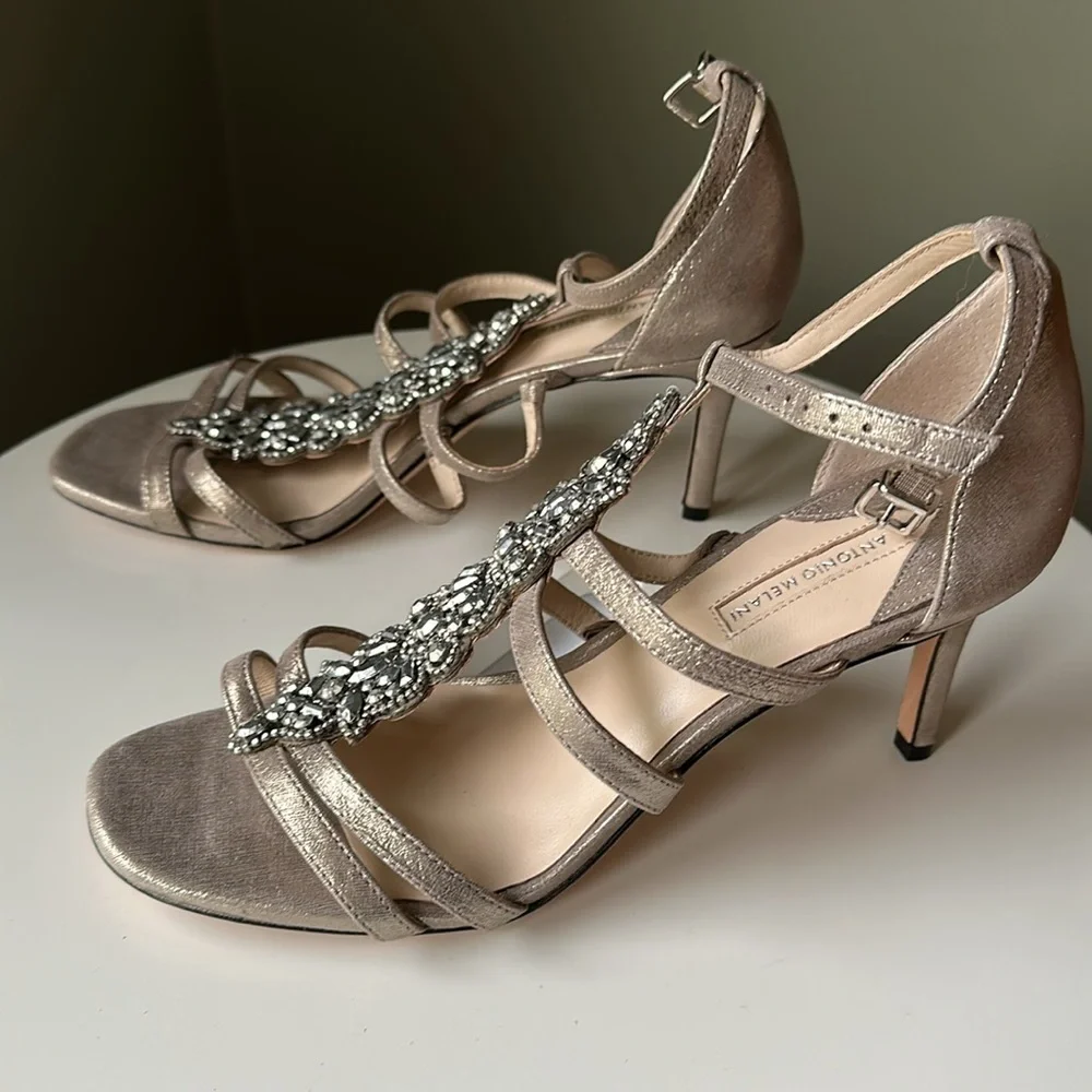 Antonio Melani Laoise Tstrap Metallic Leather Jewel Embellished Dress Sandal EUC